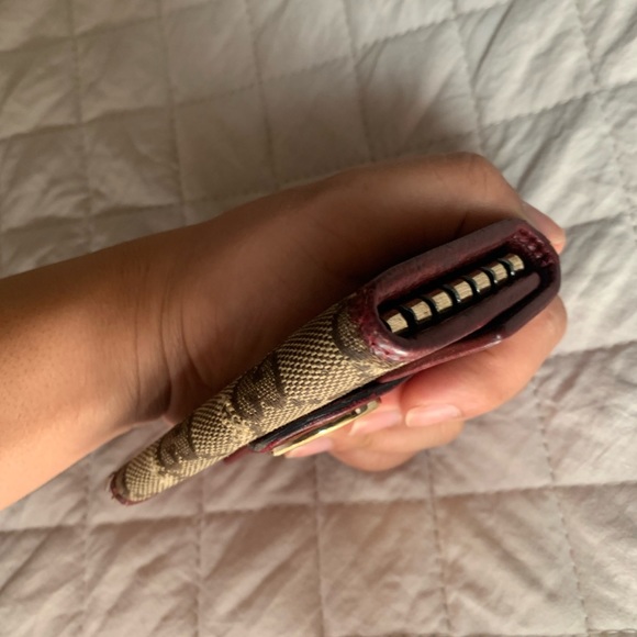 Authentic Gucci key case - Picture 11 of 12